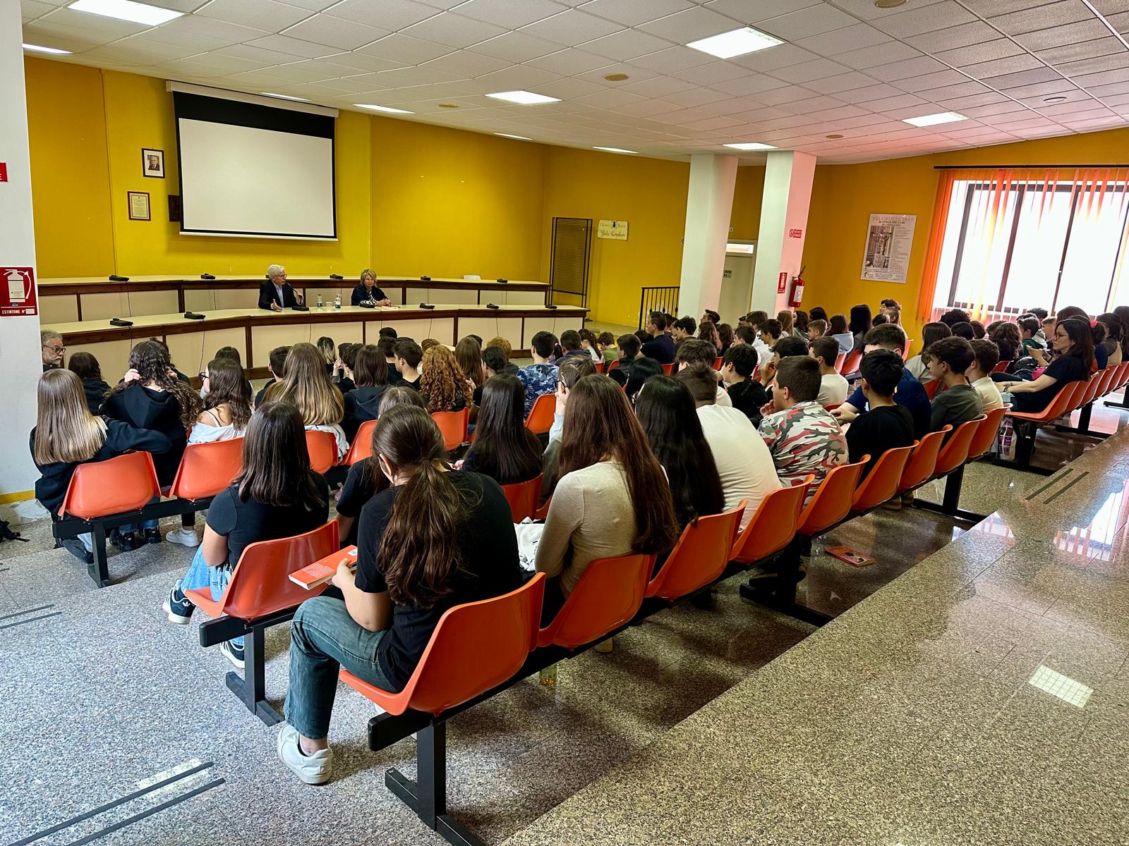 Gli alunni in Sala Consiliare