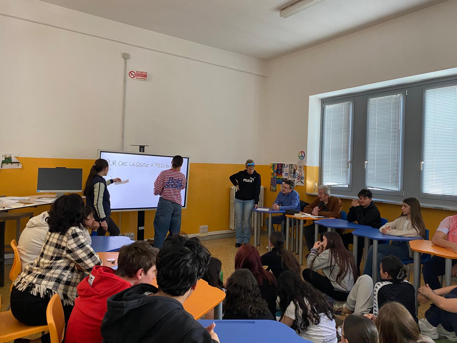 Gli alunni delle classi seconde con il DS
