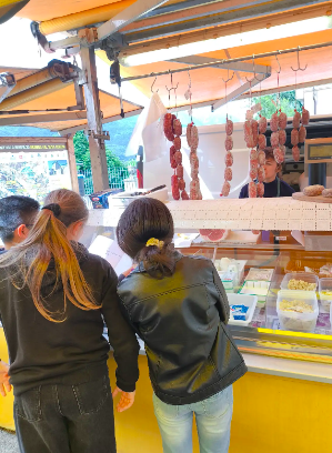 Gli alunni al mercato