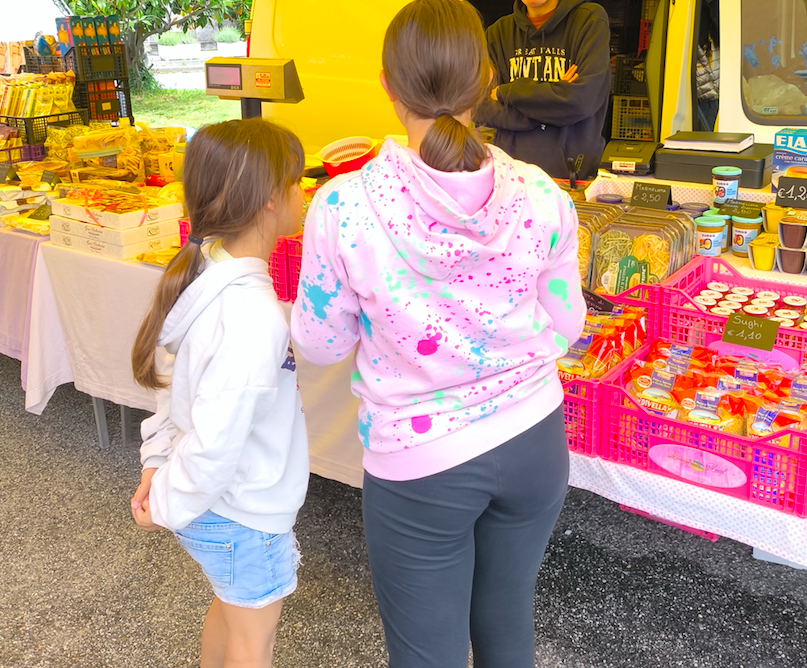 Gli alunni al mercato (2)